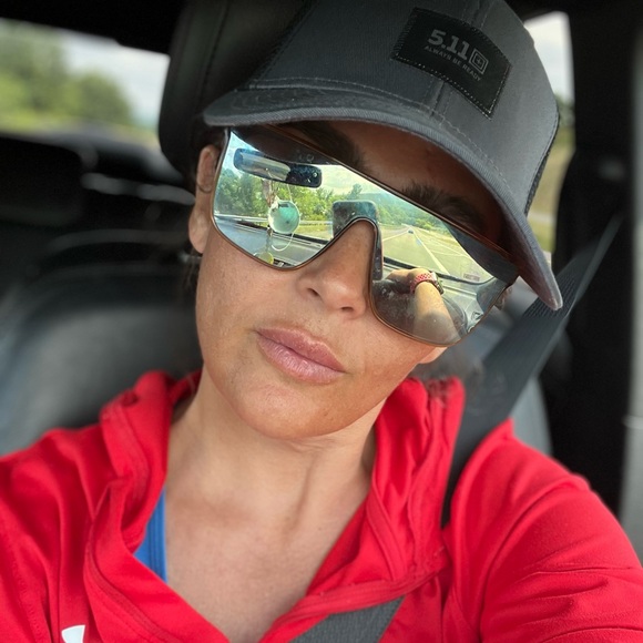 Meet your Posher, Posh - Picture 8 of 16